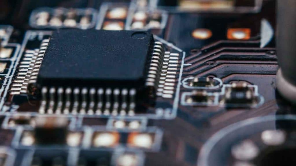7 Key Challenges Faced by Modern Electronic Components Buyers and How to Overcome Them